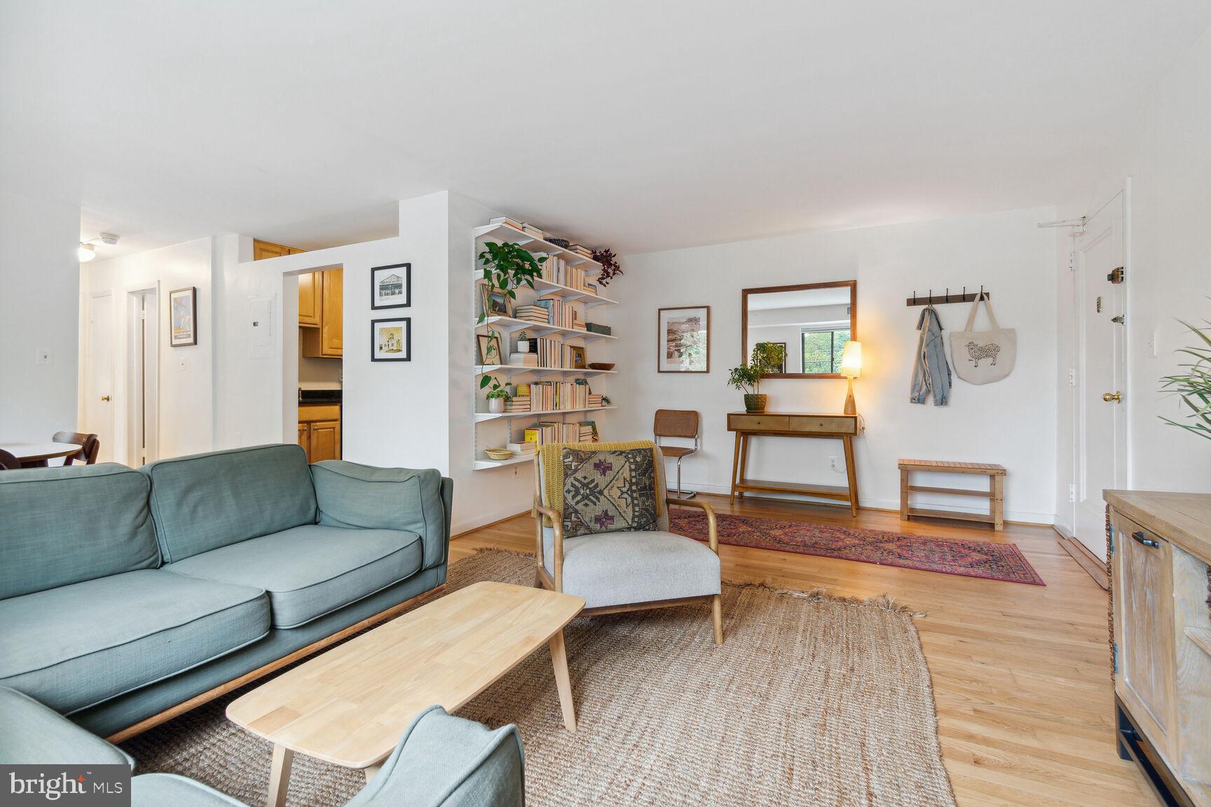 407 Tulip AVENUE Unit: 201