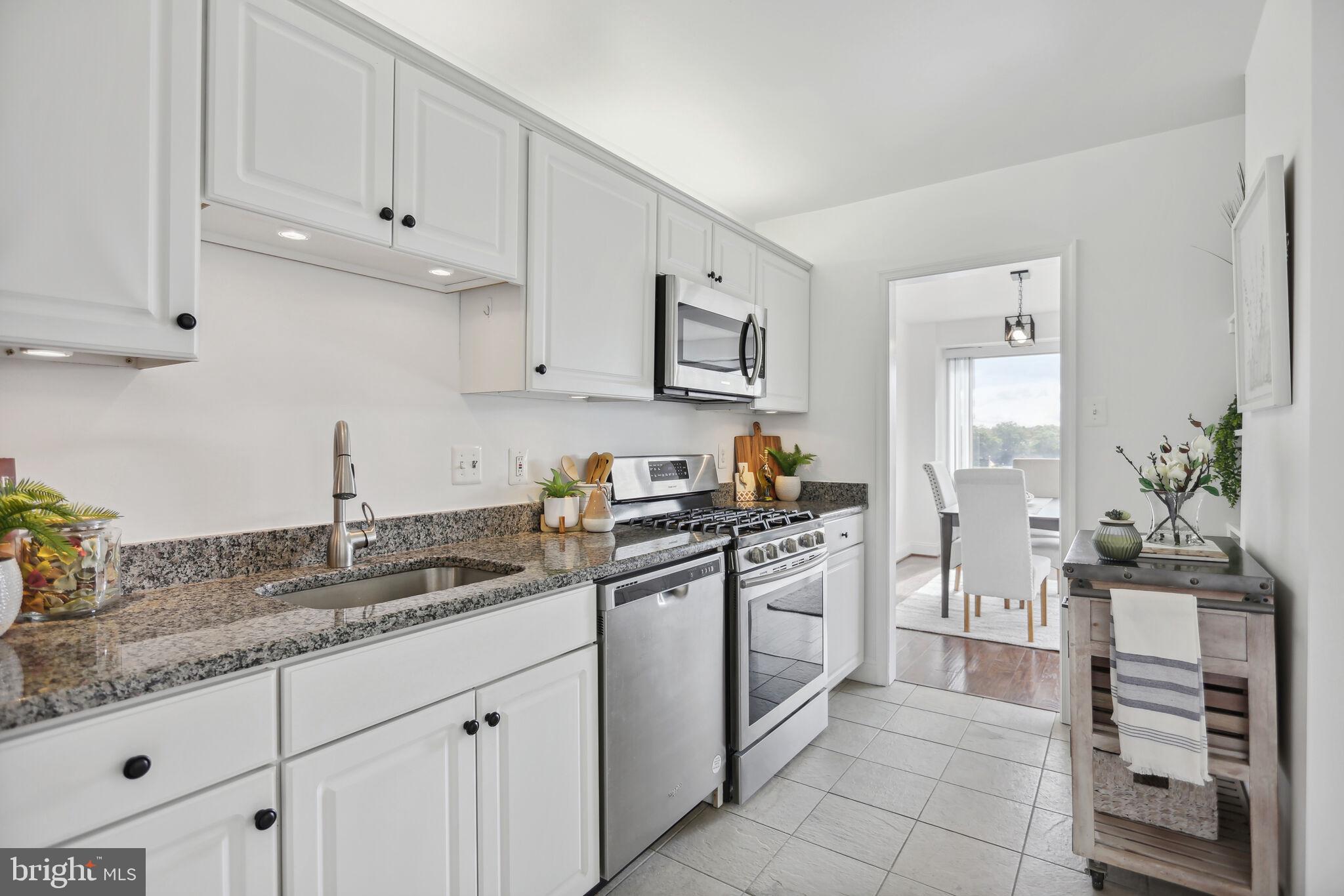 4515 Willard AVENUE Unit: 1108S