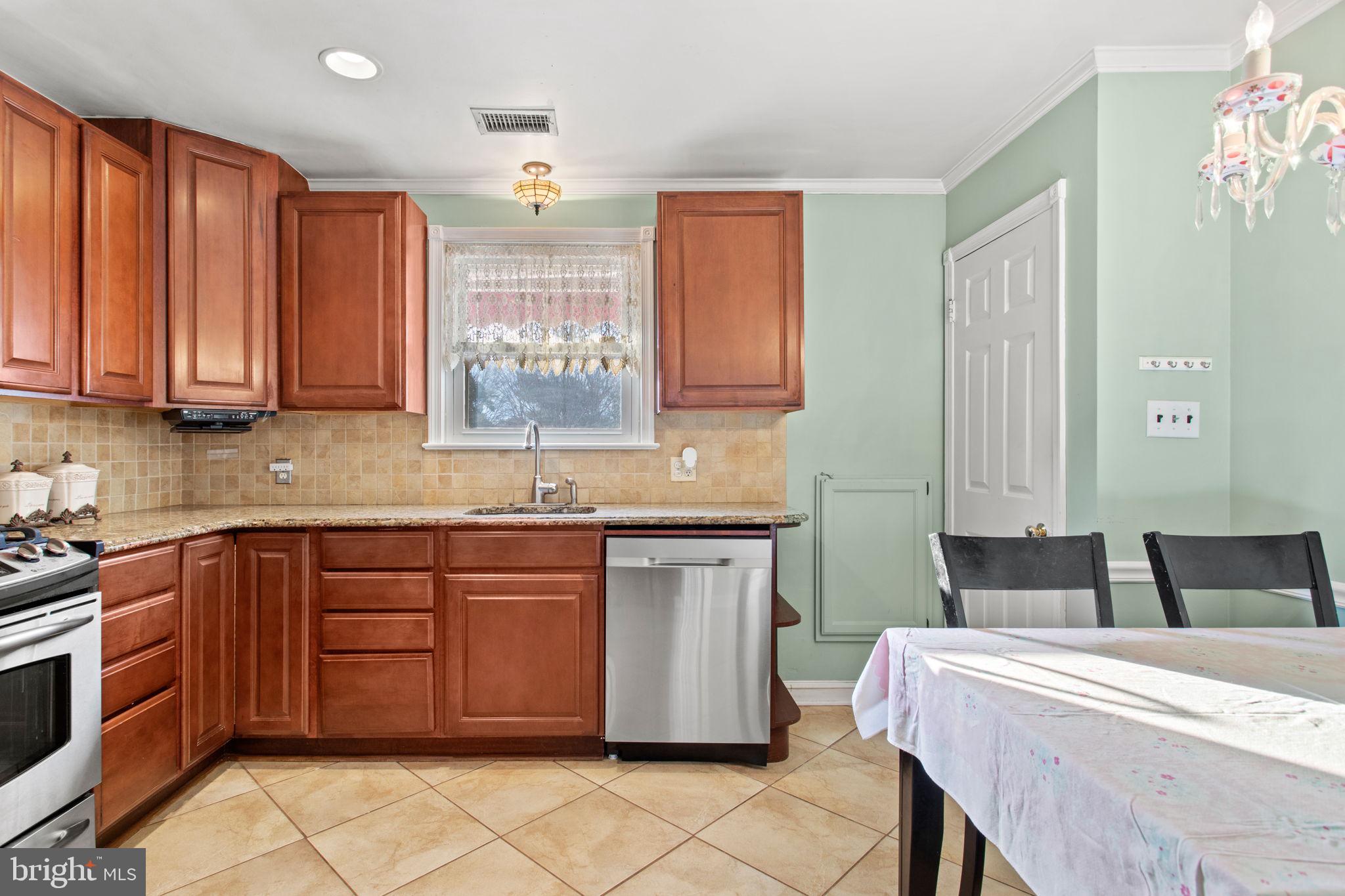 409 McArthur DRIVE