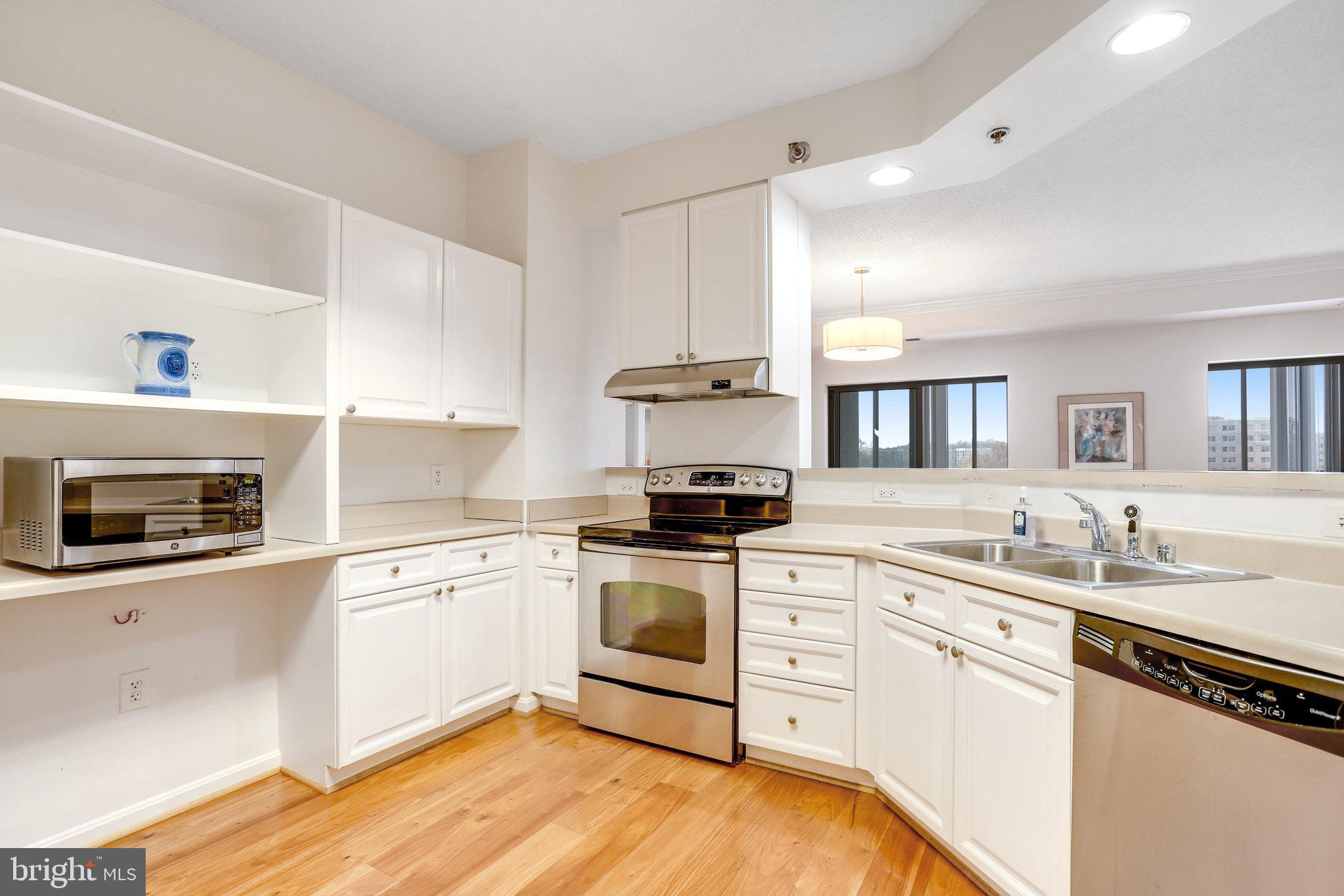 3005 S Leisure World BOULEVARD Unit: 809