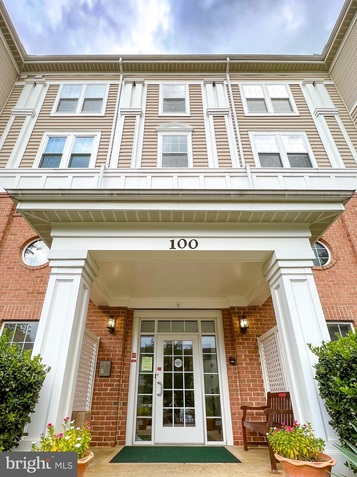 100 Watkins Pond BOULEVARD Unit: 2-203