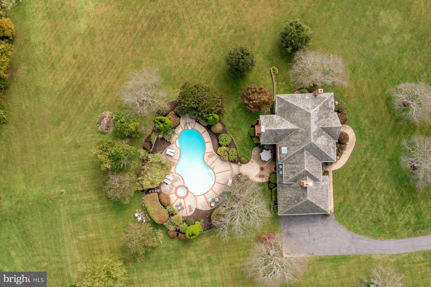 5615 Foggy LANE