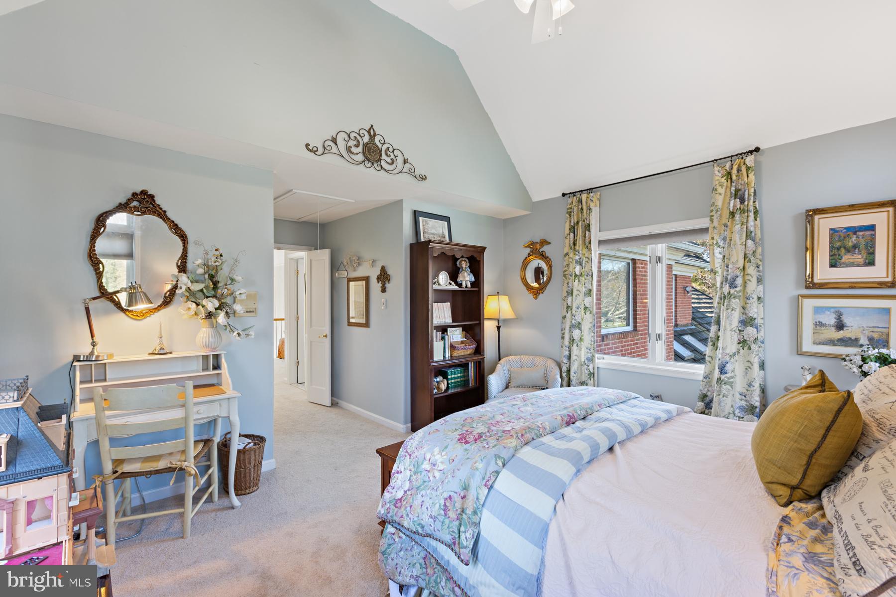 5615 Foggy LANE