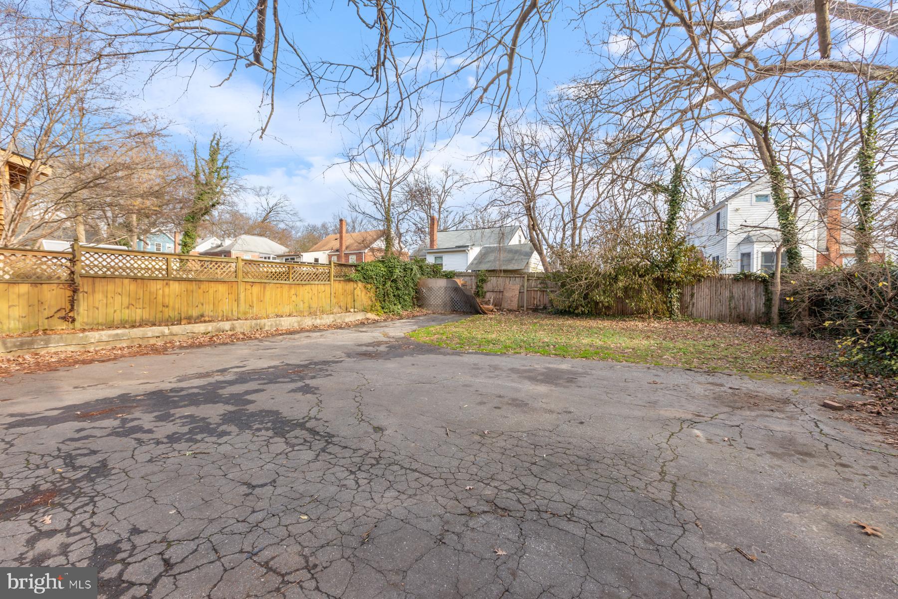 7307 Flower AVENUE