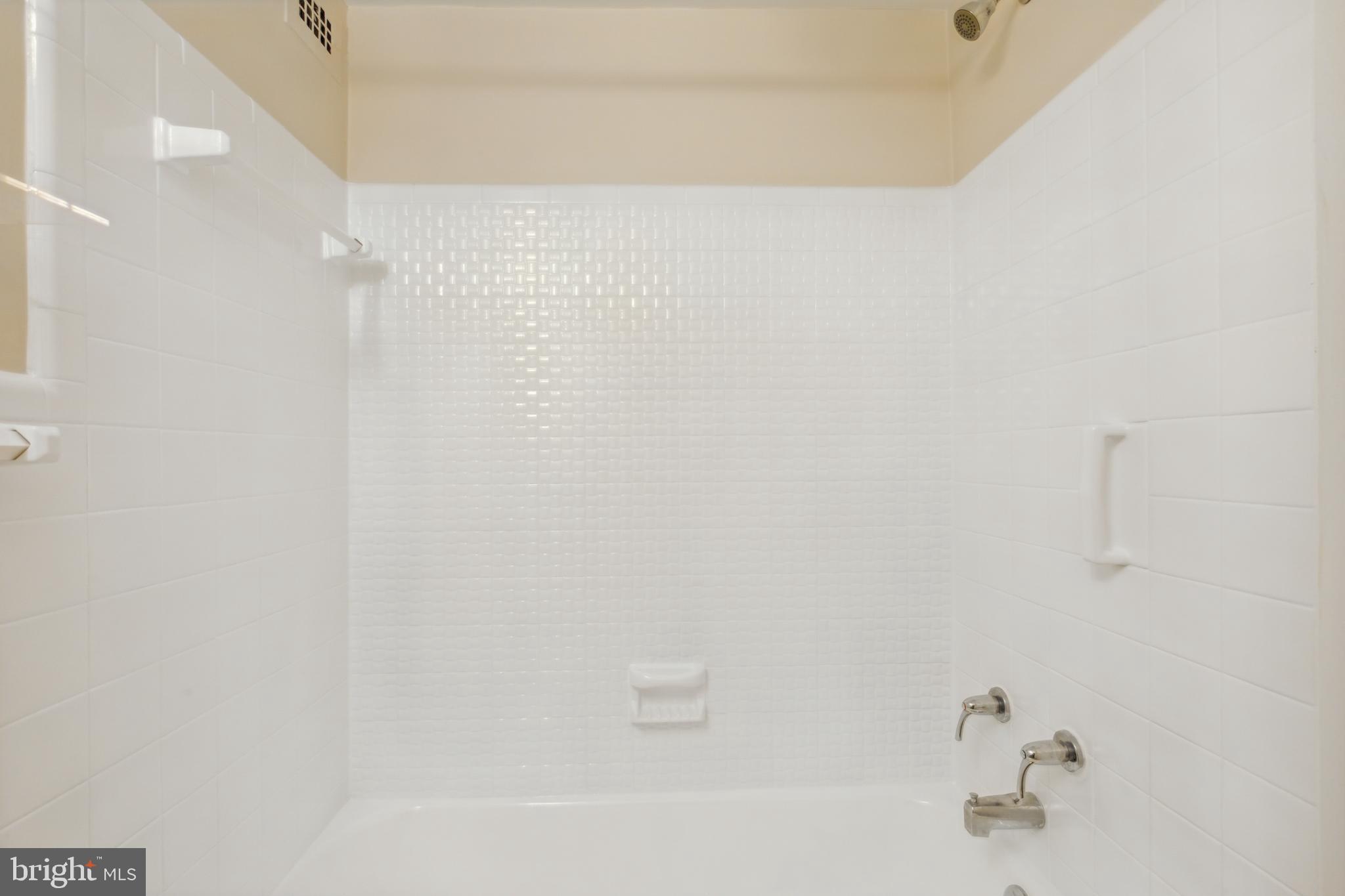10201 Grosvenor PLACE Unit: 707
