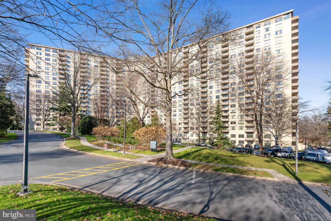 5225 Pooks Hill ROAD Unit: 406S