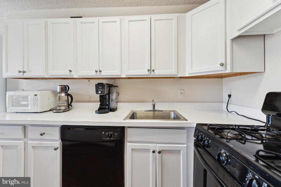 5225 Pooks Hill ROAD Unit: 406S