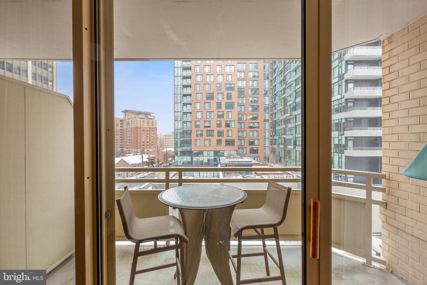 4801 Fairmont AVENUE Unit: 512
