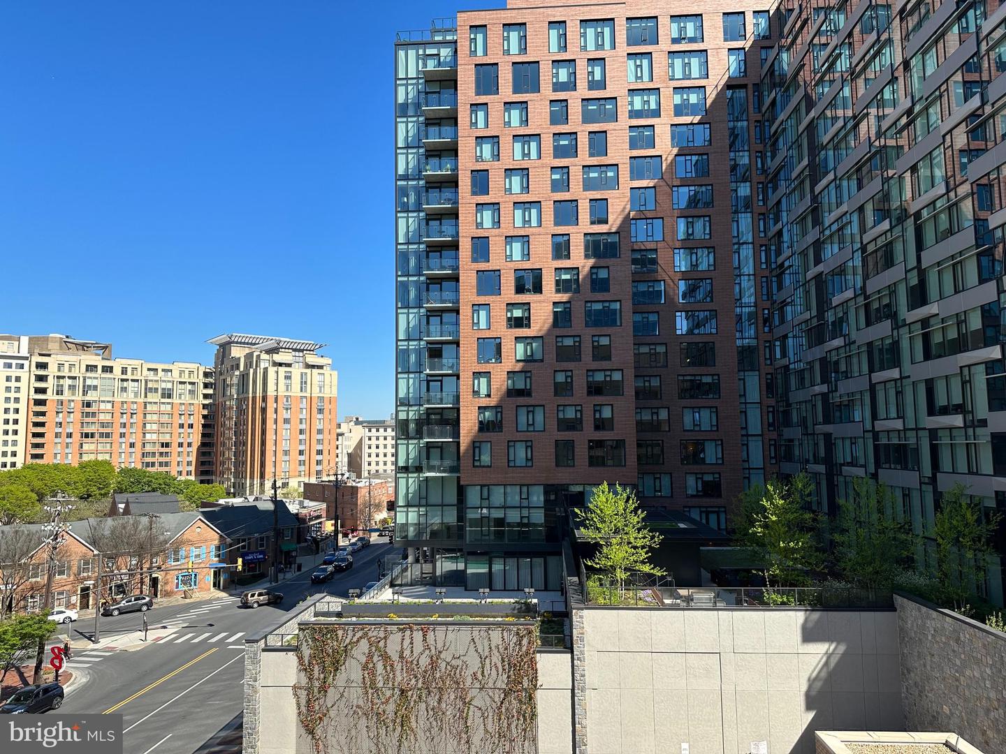 4801 Fairmont AVENUE Unit: 512