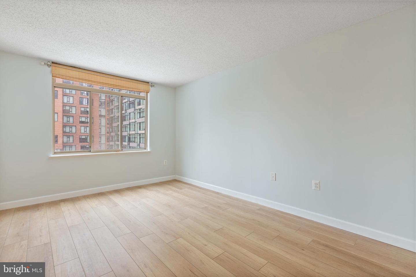 4801 Fairmont AVENUE Unit: 512