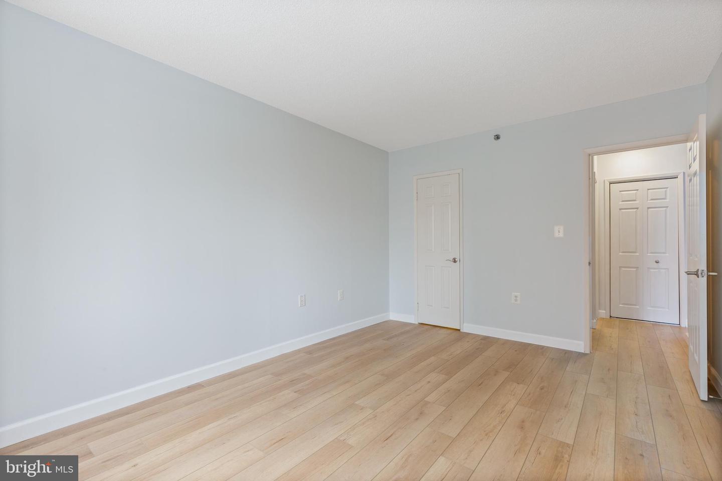 4801 Fairmont AVENUE Unit: 512