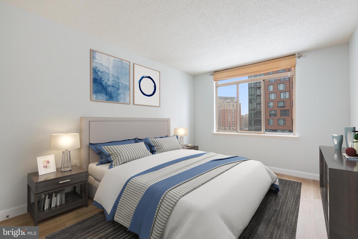 4801 Fairmont AVENUE Unit: 512