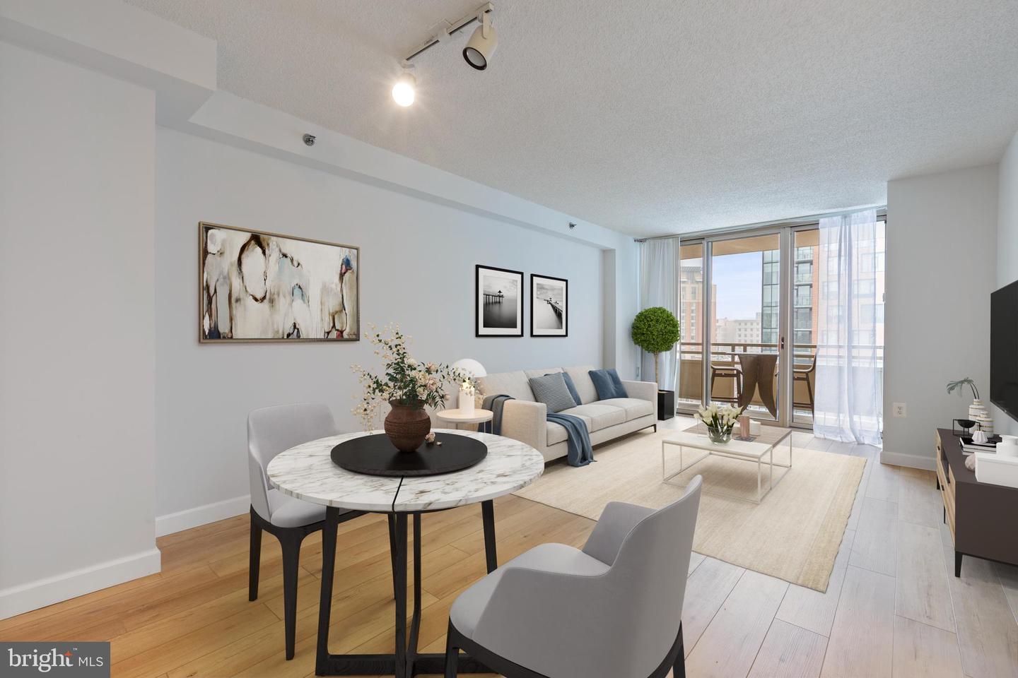 4801 Fairmont AVENUE Unit: 512