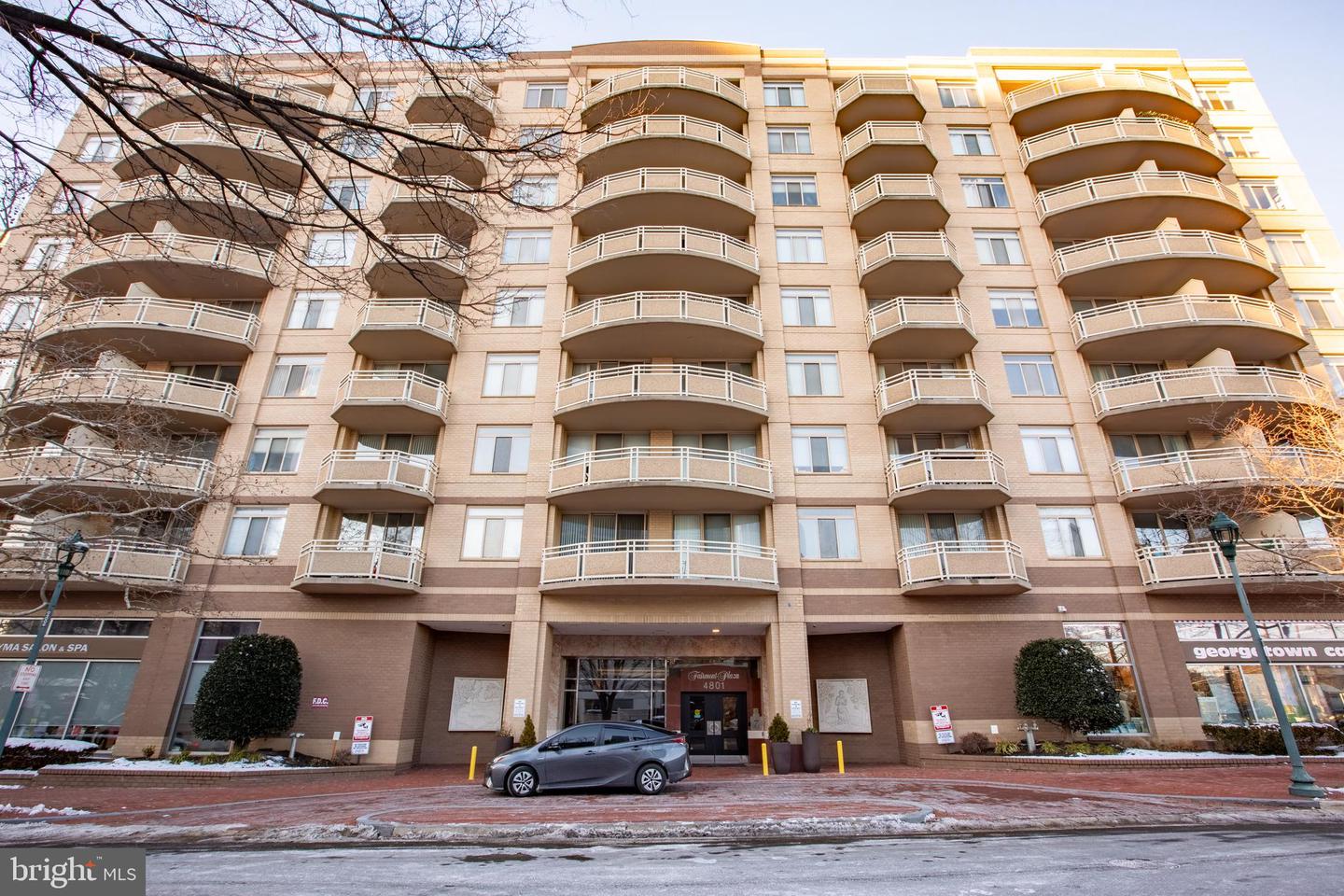 4801 Fairmont AVENUE Unit: 512