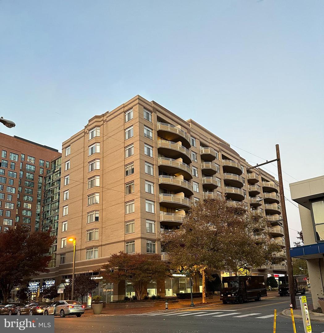4801 Fairmont AVENUE Unit: 512