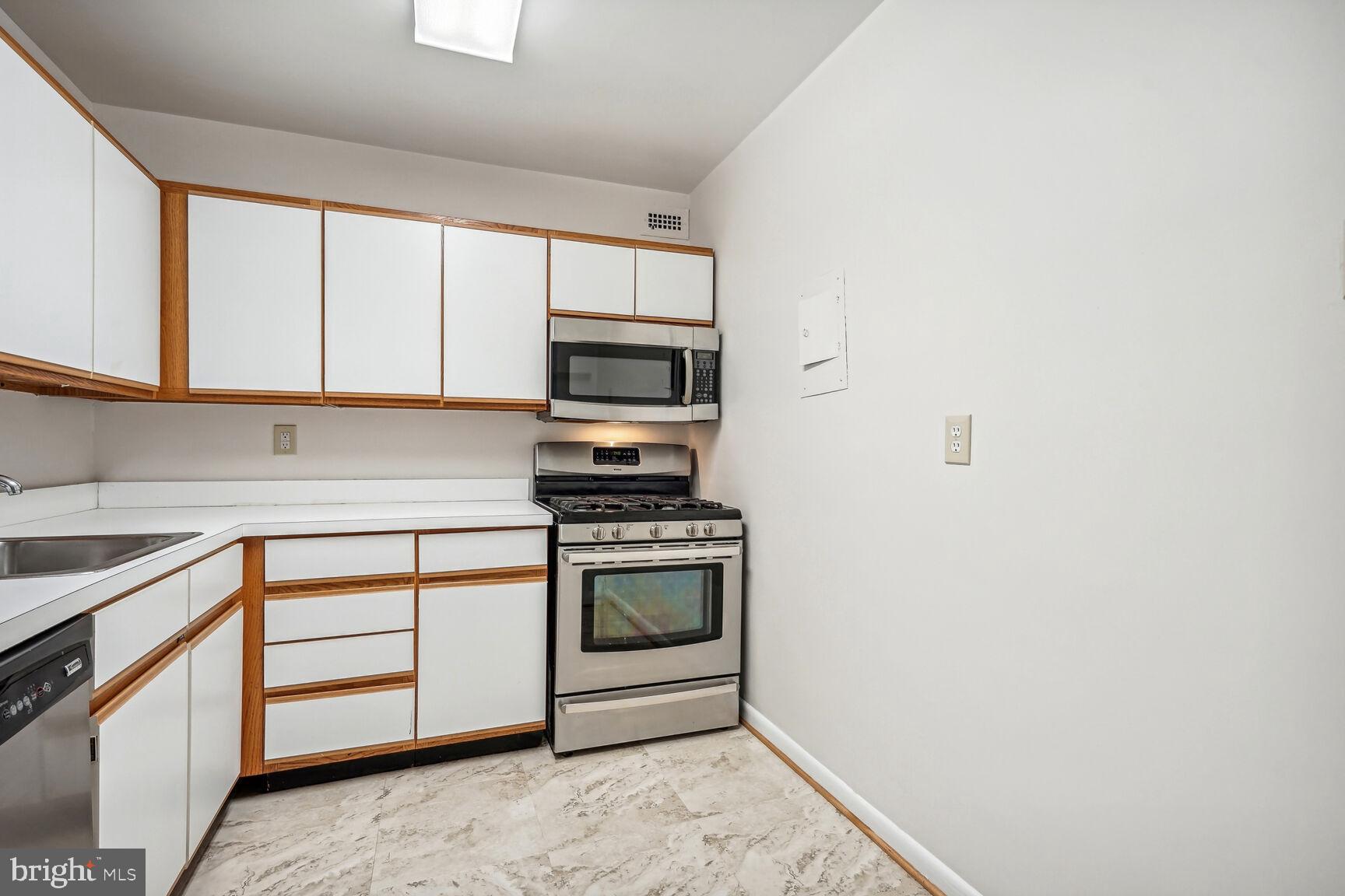4977 BATTERY LANE 1-816