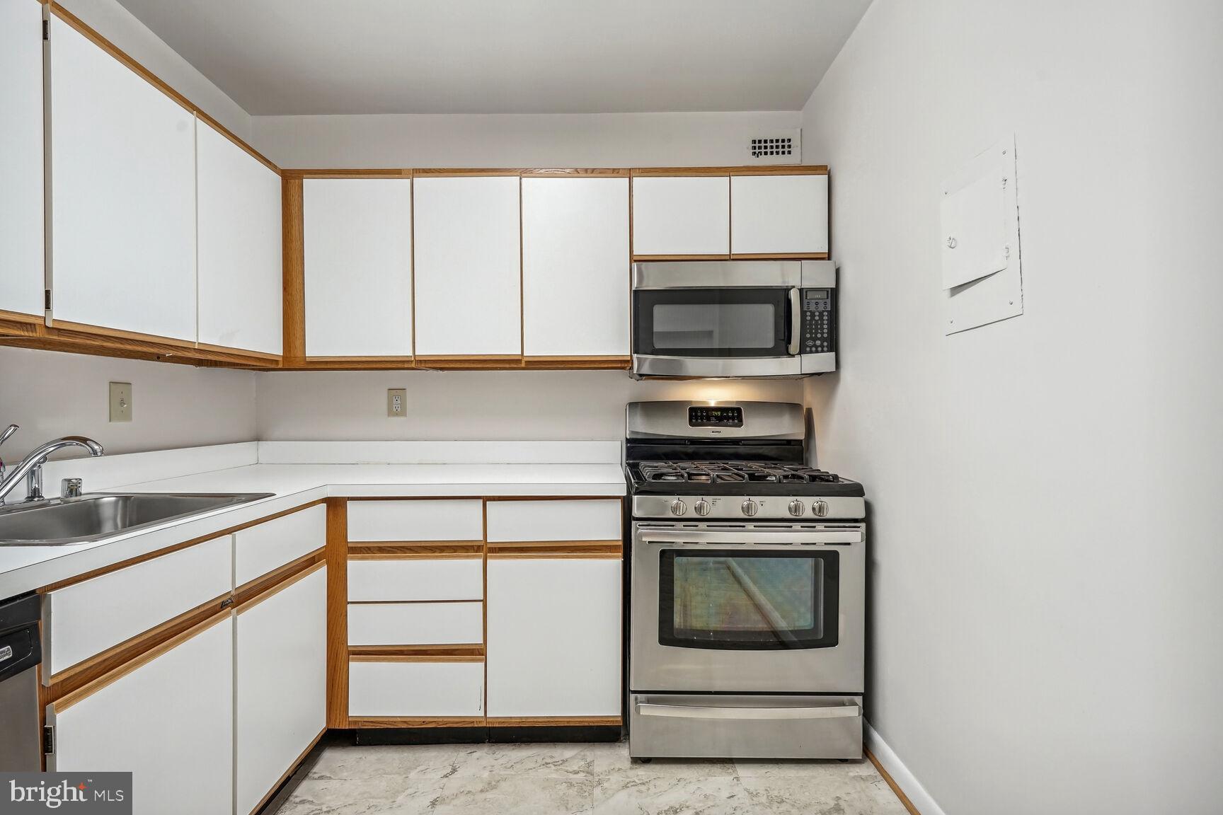 4977 BATTERY LANE 1-816