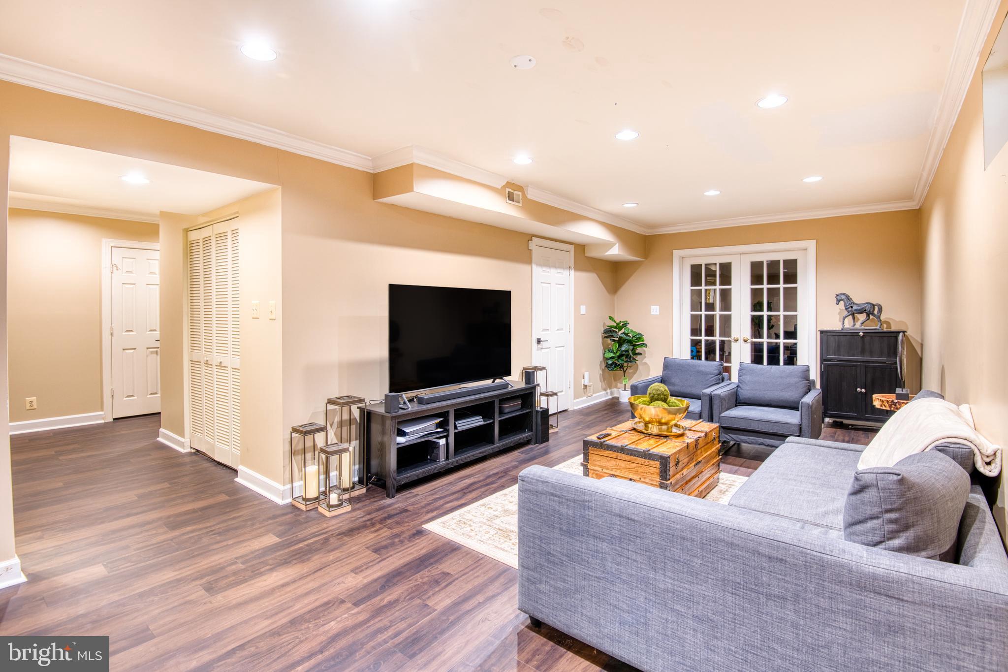 1 Foxwood Ct