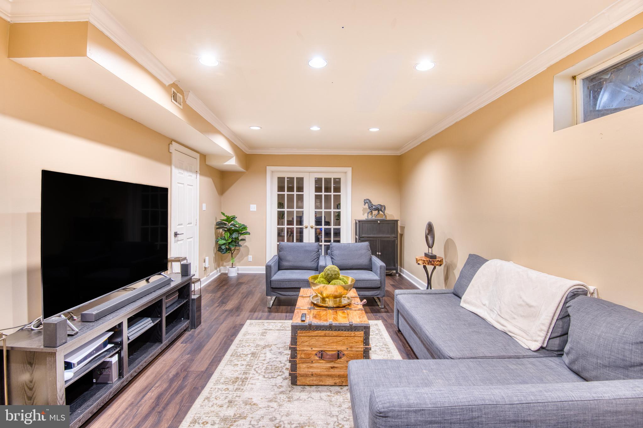 1 Foxwood Ct