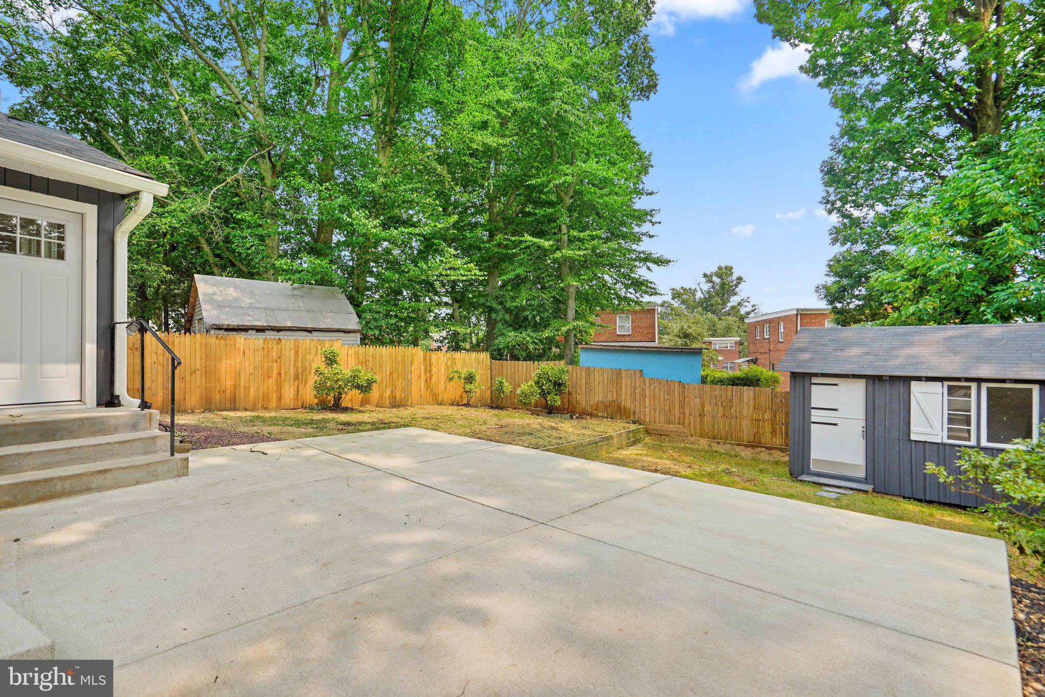 8407 Tahona Dr