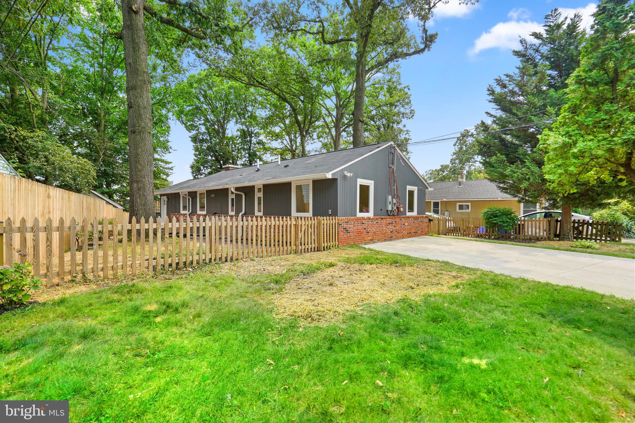 8407 Tahona Dr