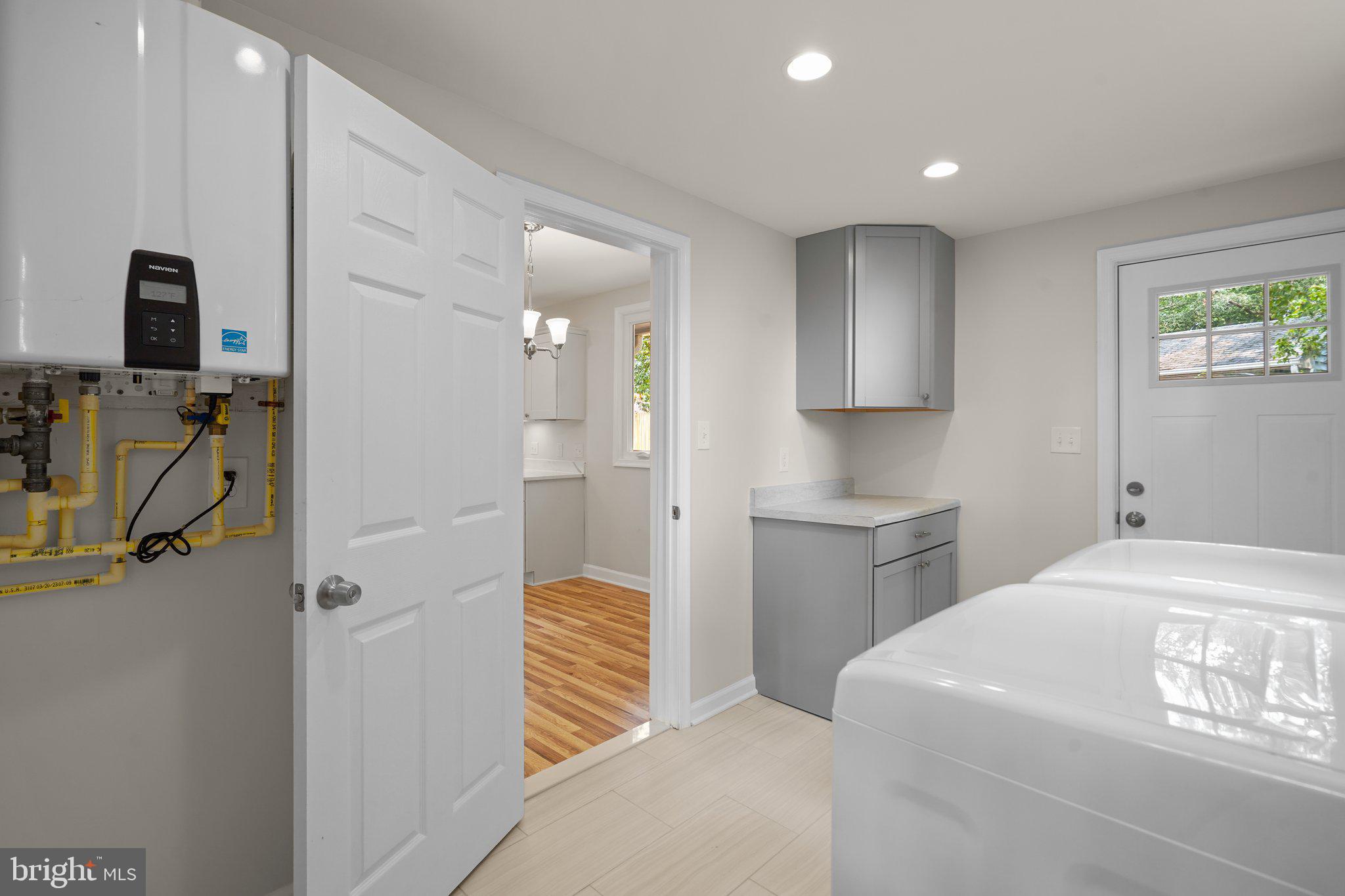 8407 Tahona Dr
