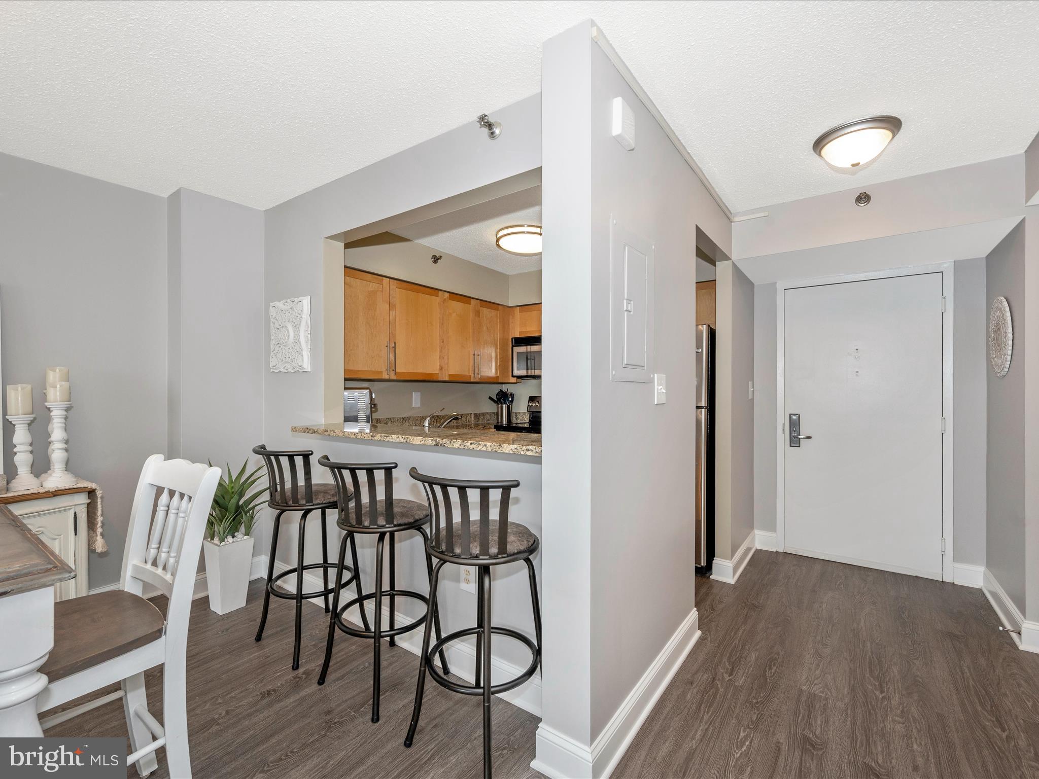 10101 Grosvenor Pl #612