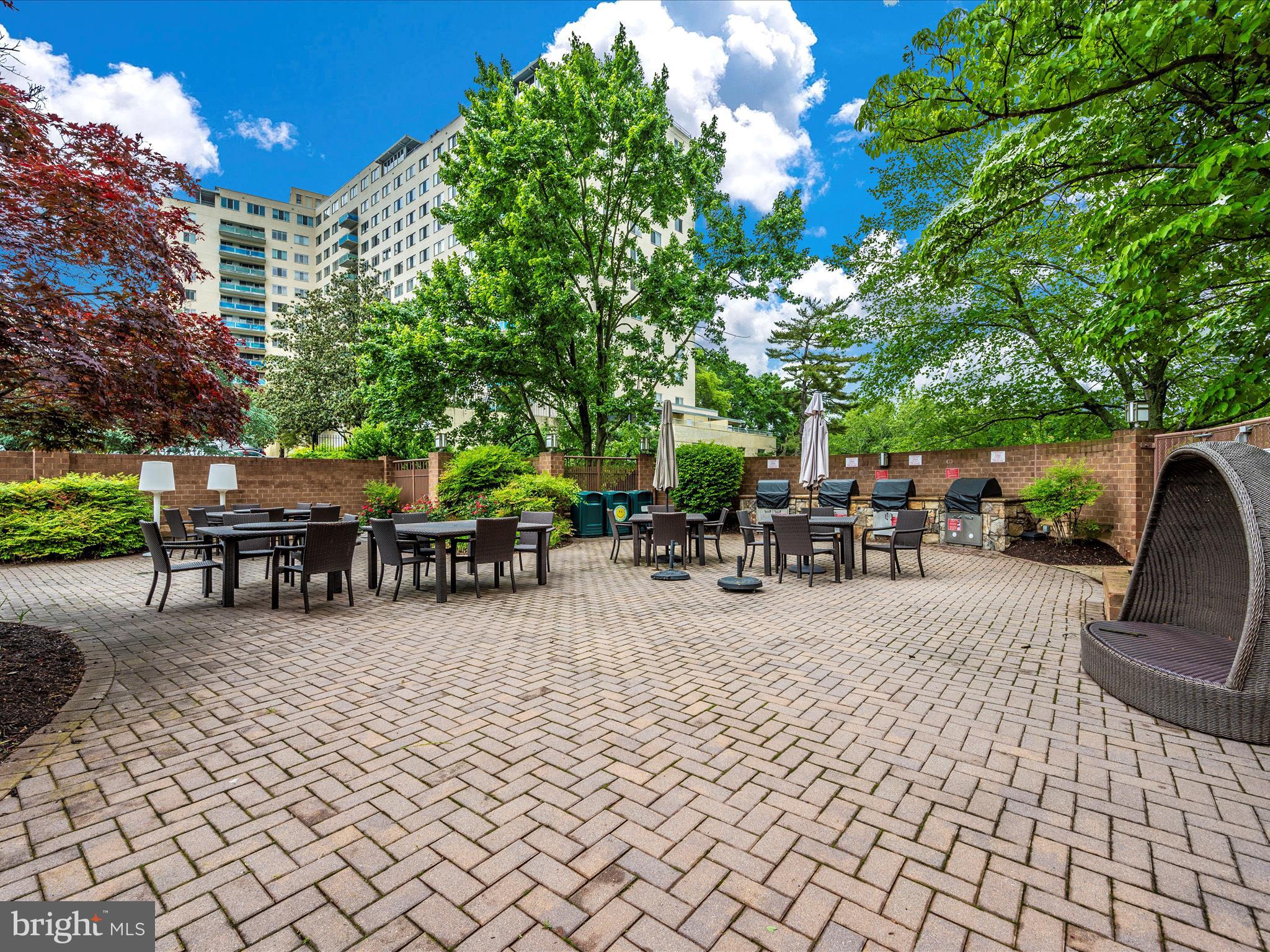 10101 Grosvenor Pl #612