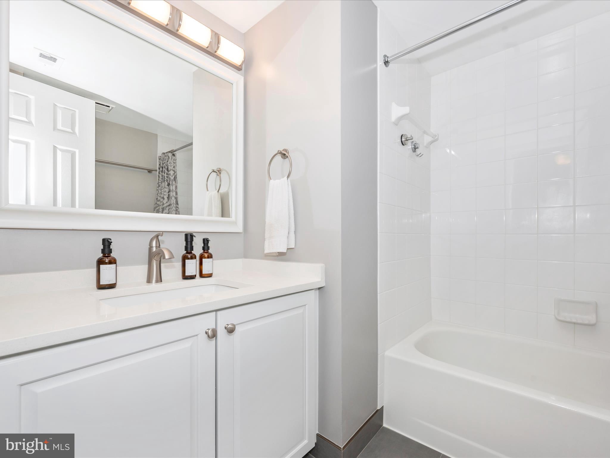 10101 Grosvenor Pl #612