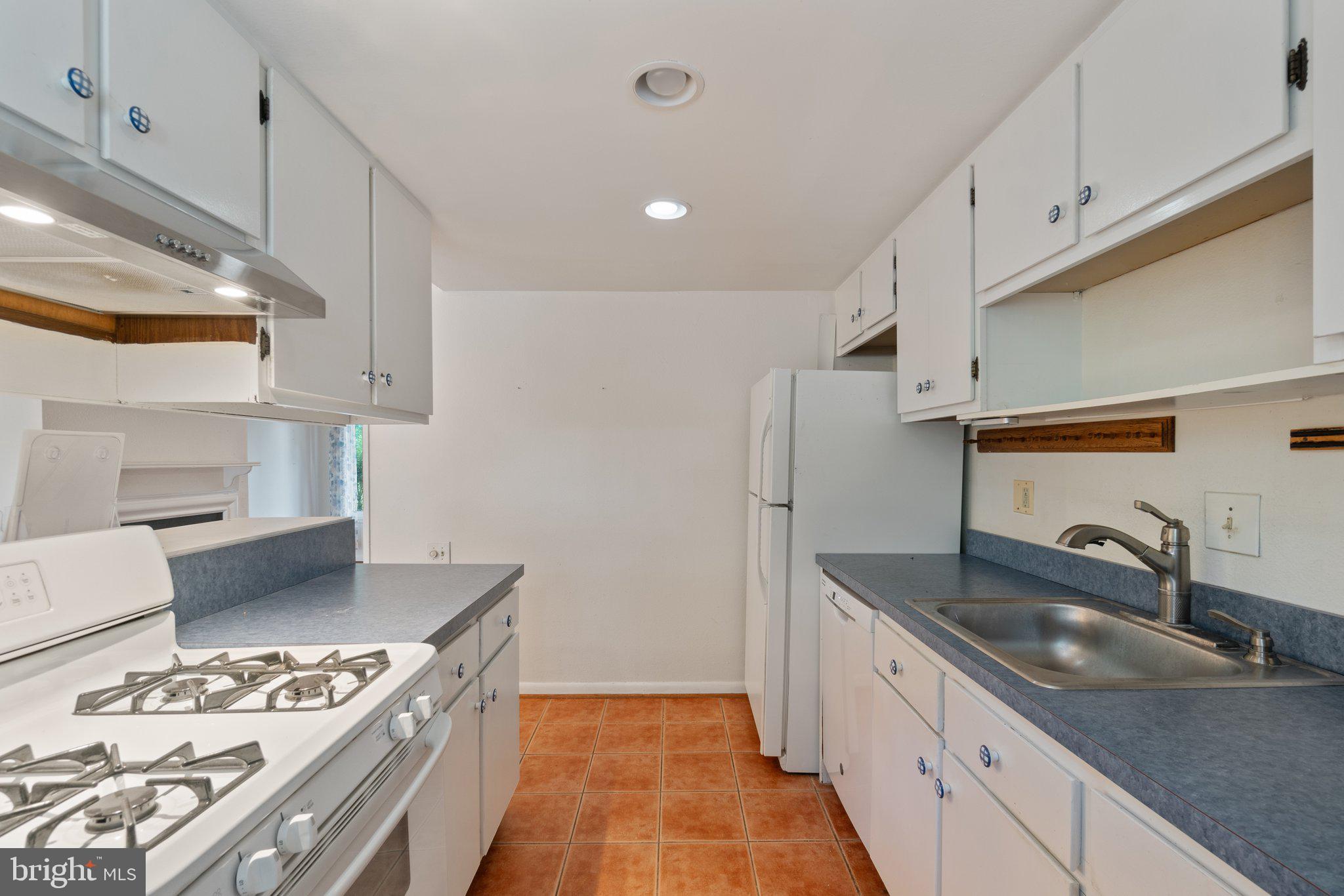 14911 Hydrus Rd