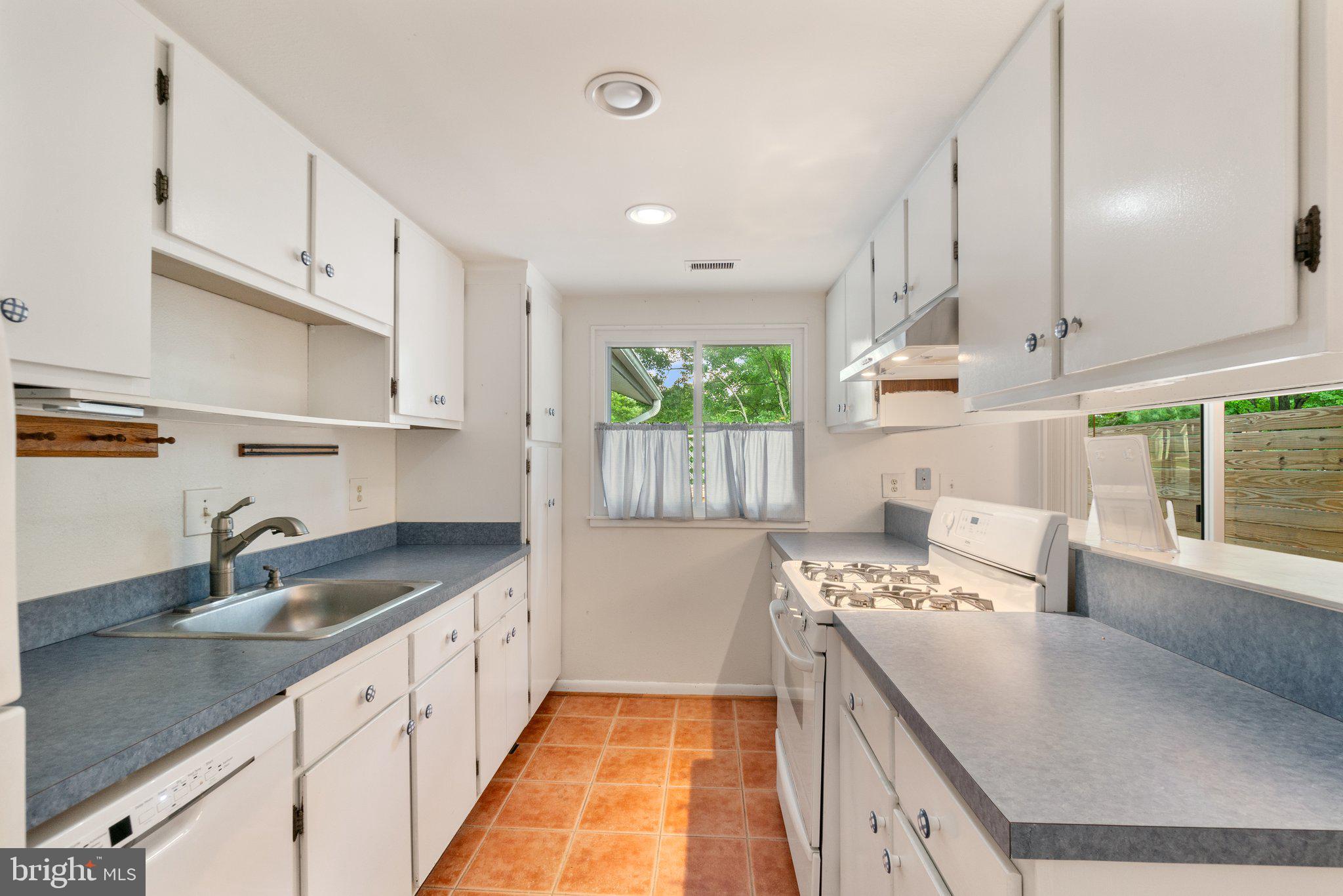 14911 Hydrus Rd