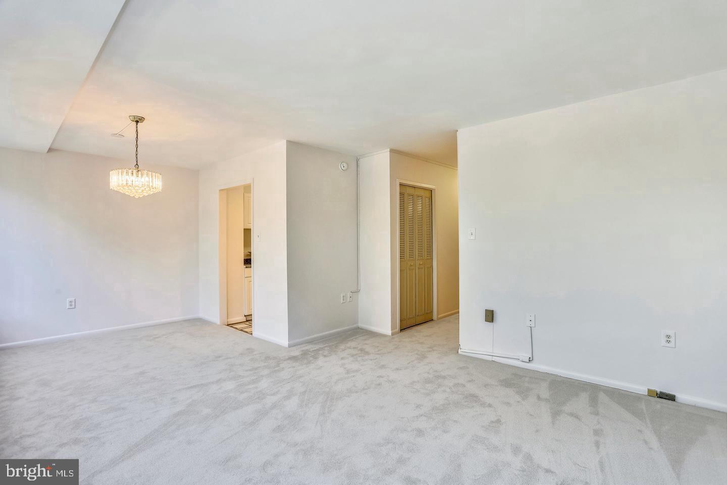 10401 Grosvenor Pl #524