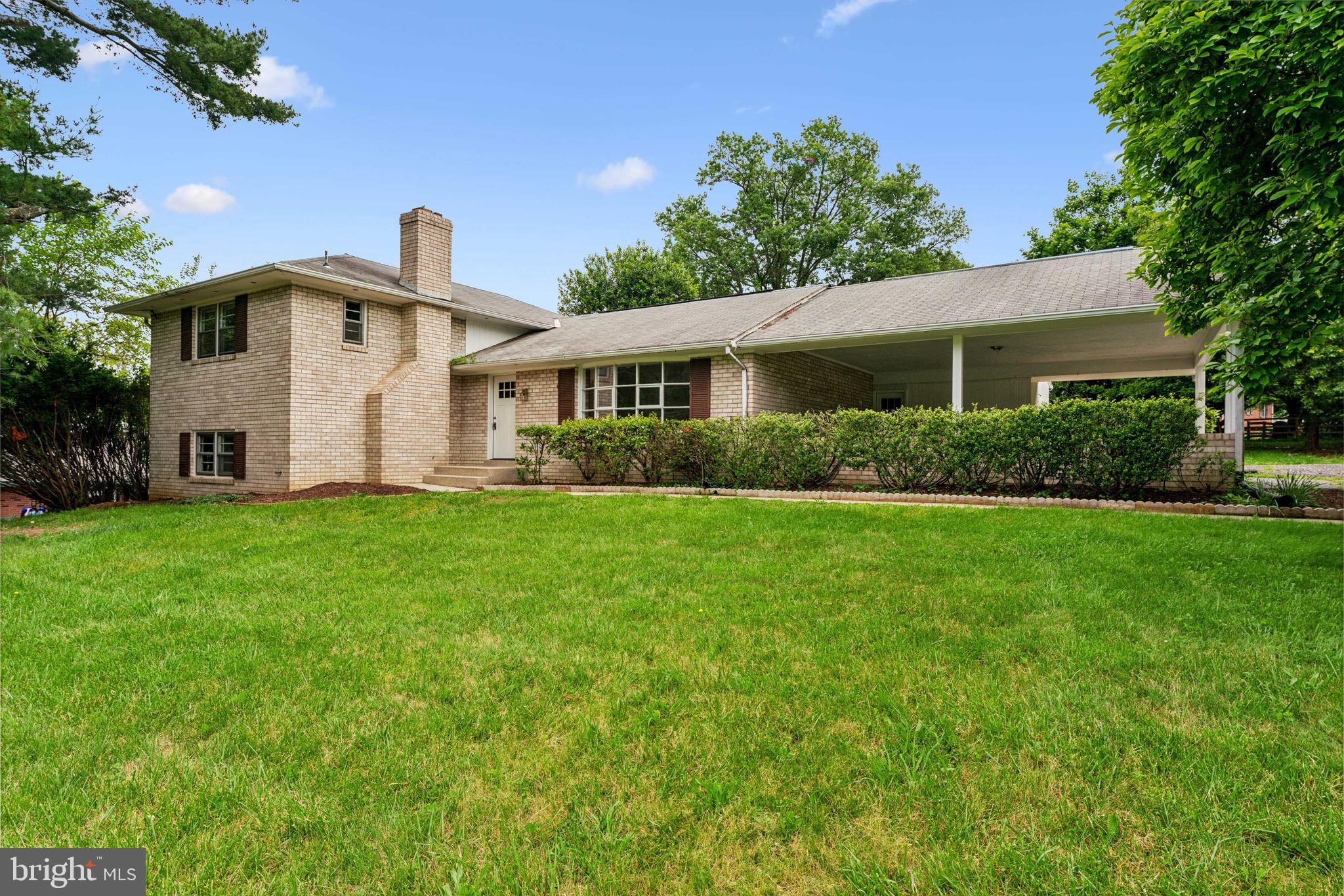 9109 Rosemont Dr