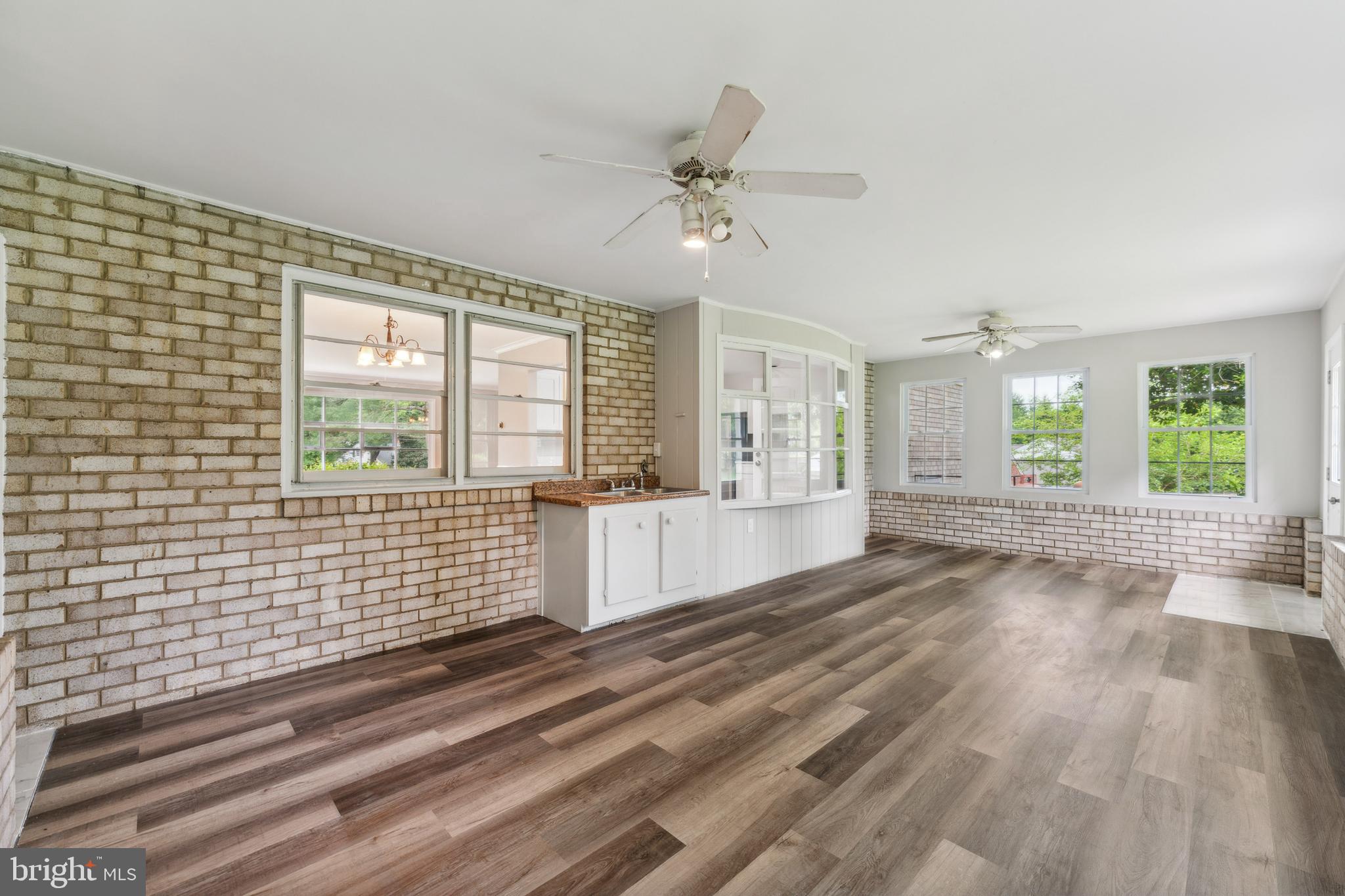 9109 Rosemont Dr