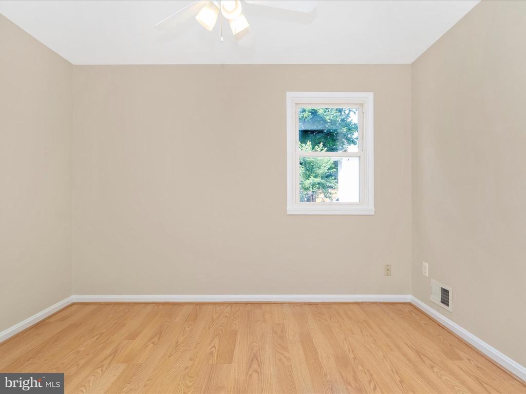 13418 Parkland Dr