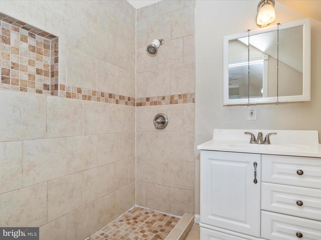 13418 Parkland Dr