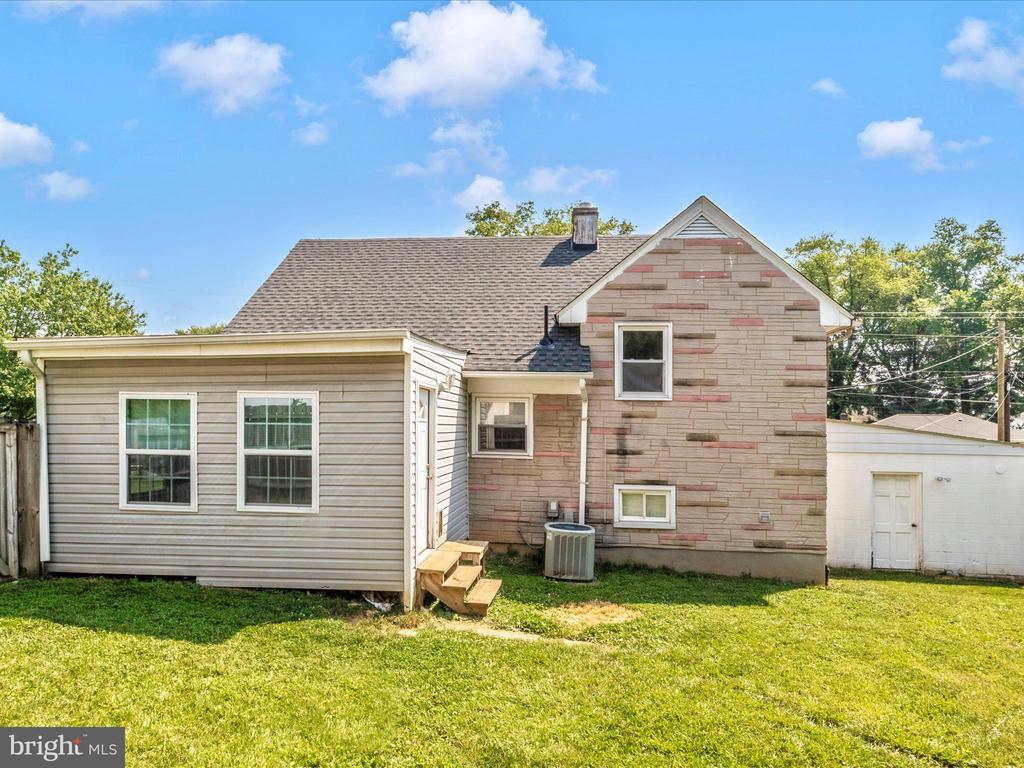 13418 Parkland Dr
