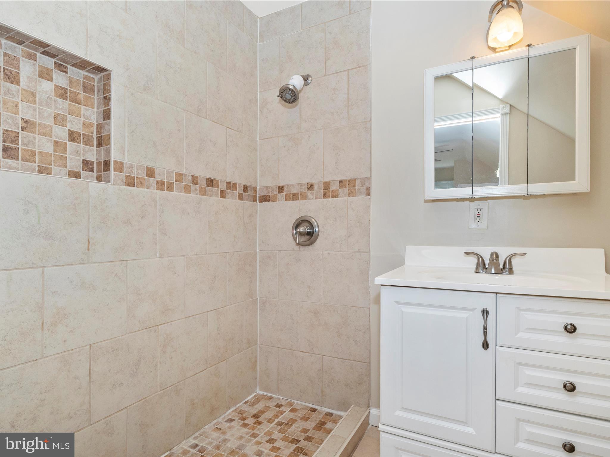 13418 Parkland Dr