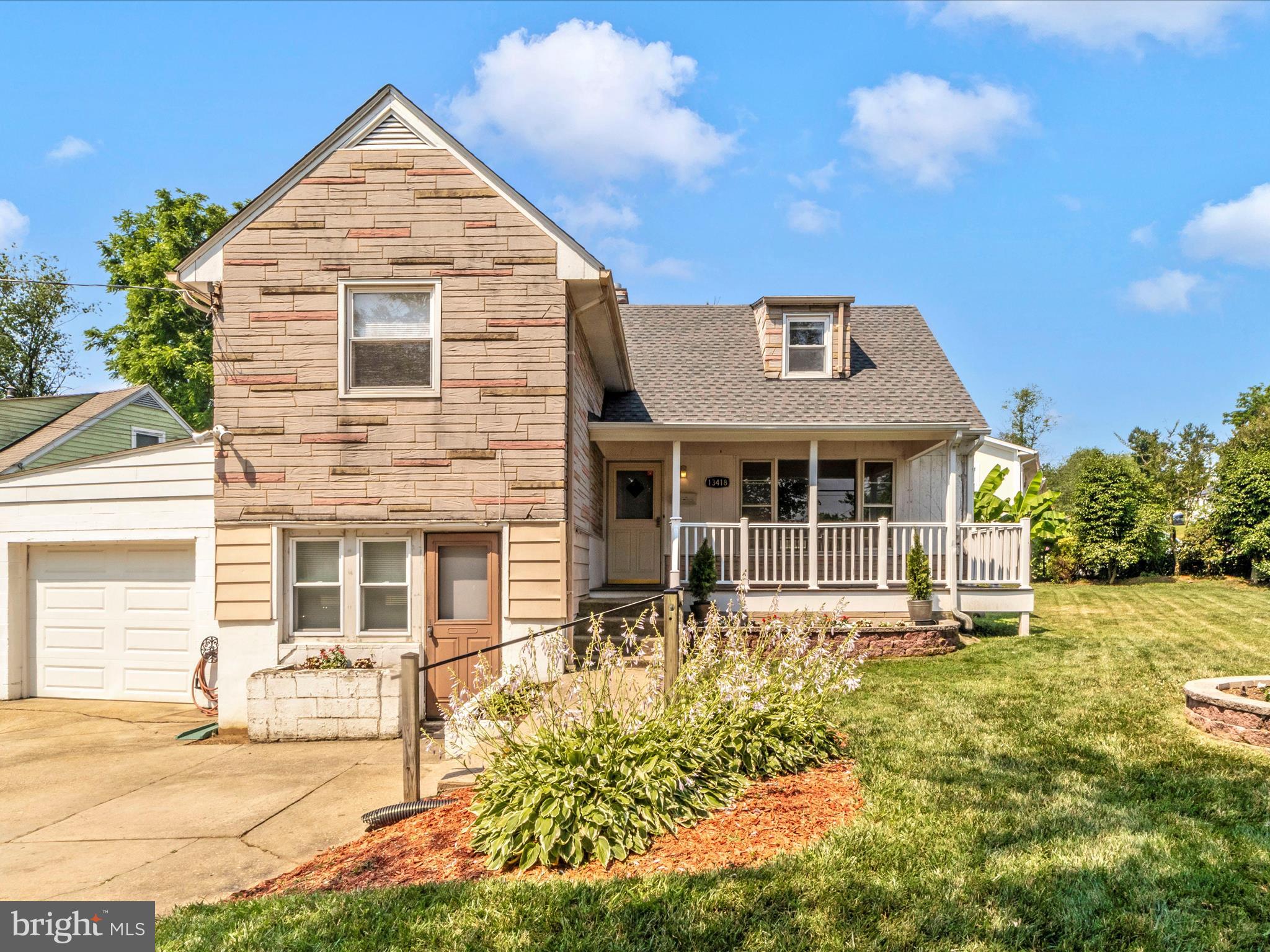 13418 Parkland Dr