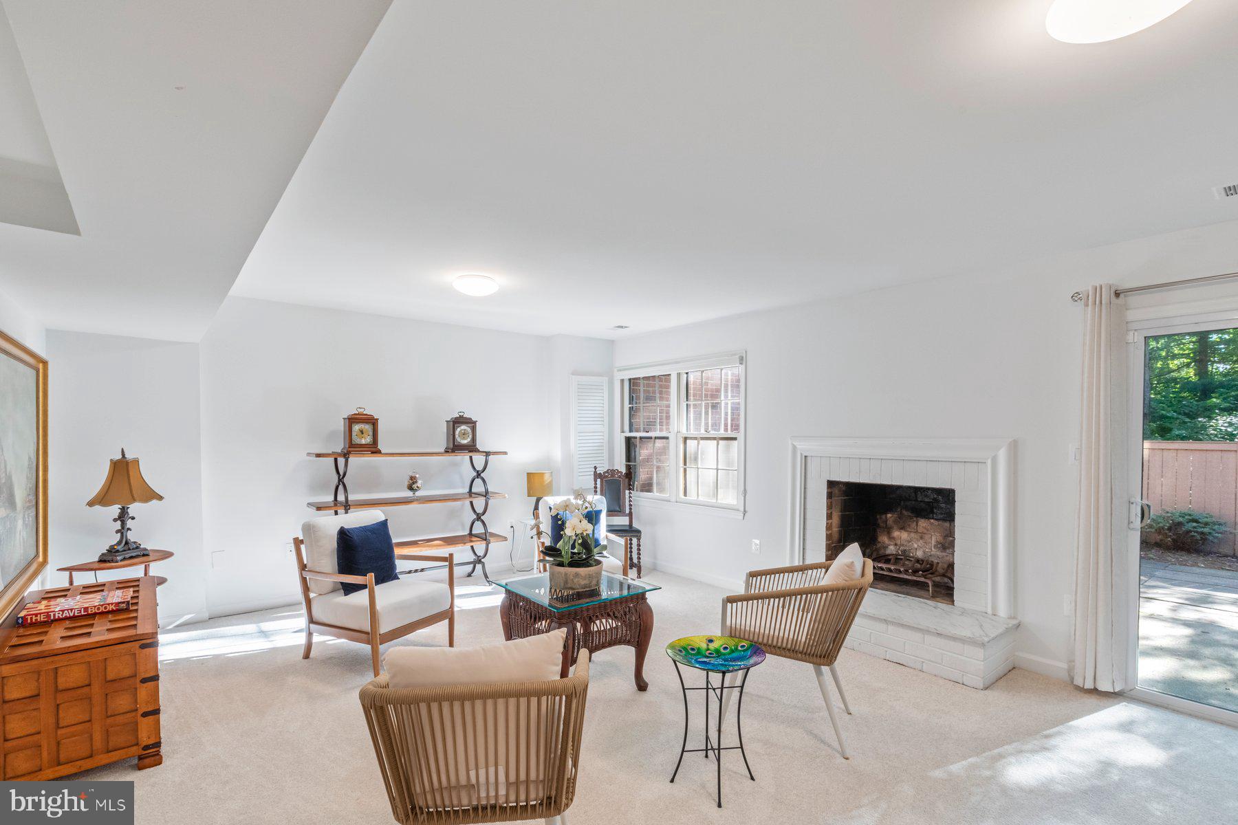 11404 Dorchester Ln