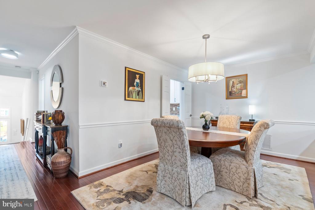 11404 Dorchester Ln