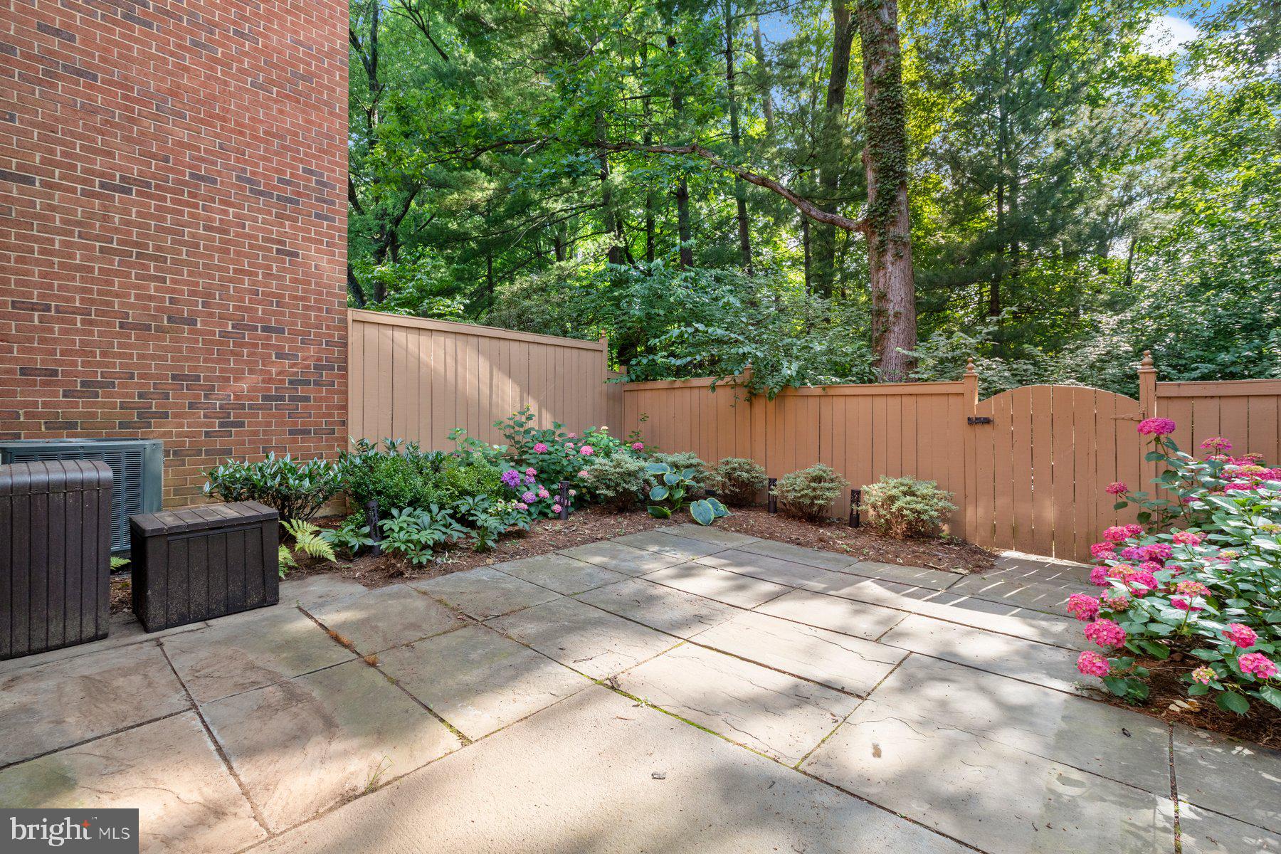 11404 Dorchester Ln