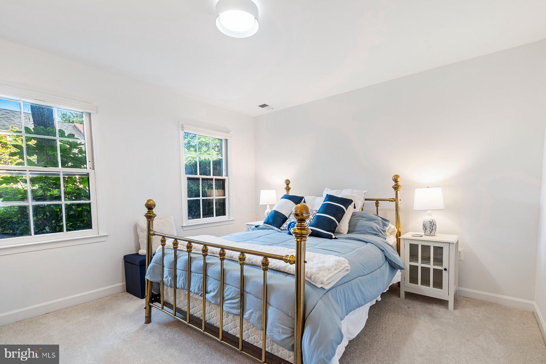 11404 Dorchester Ln