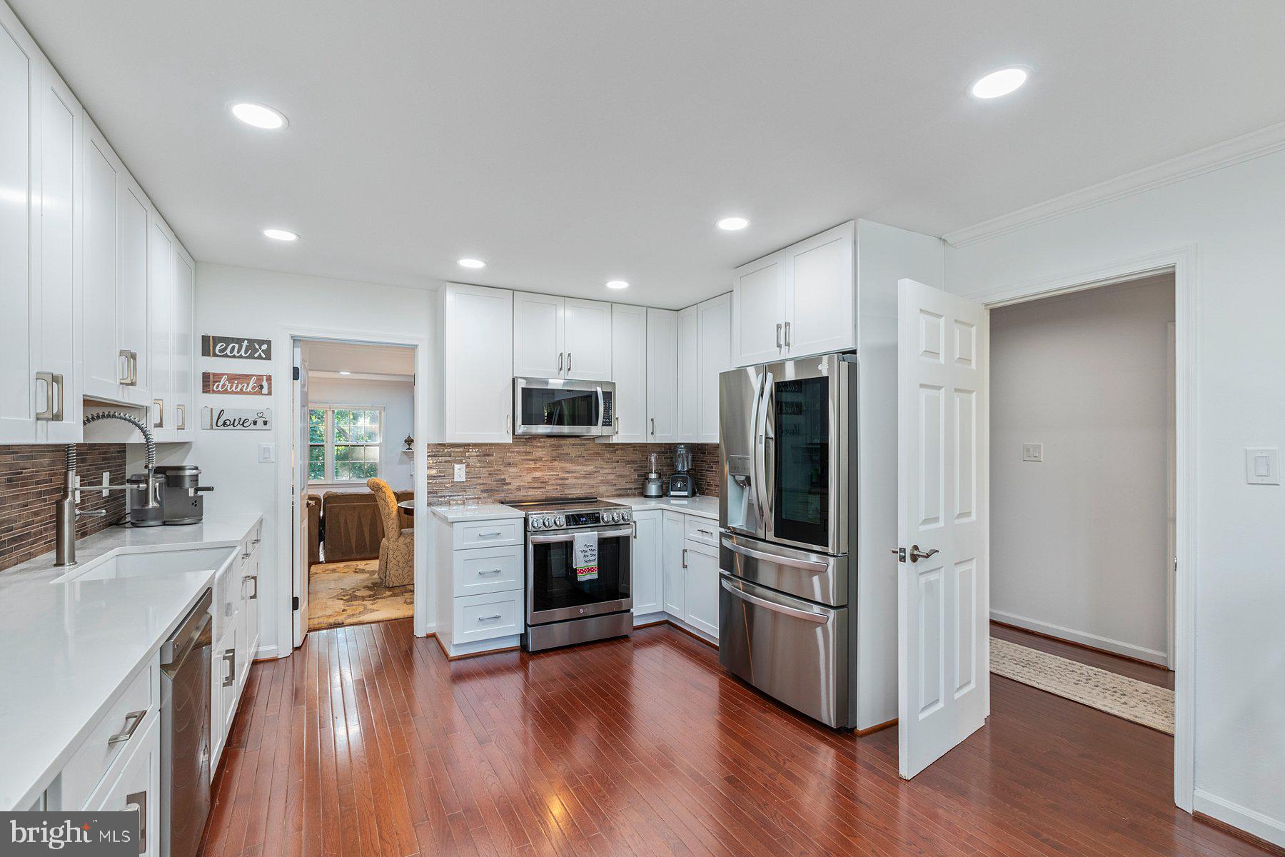 11404 Dorchester Ln