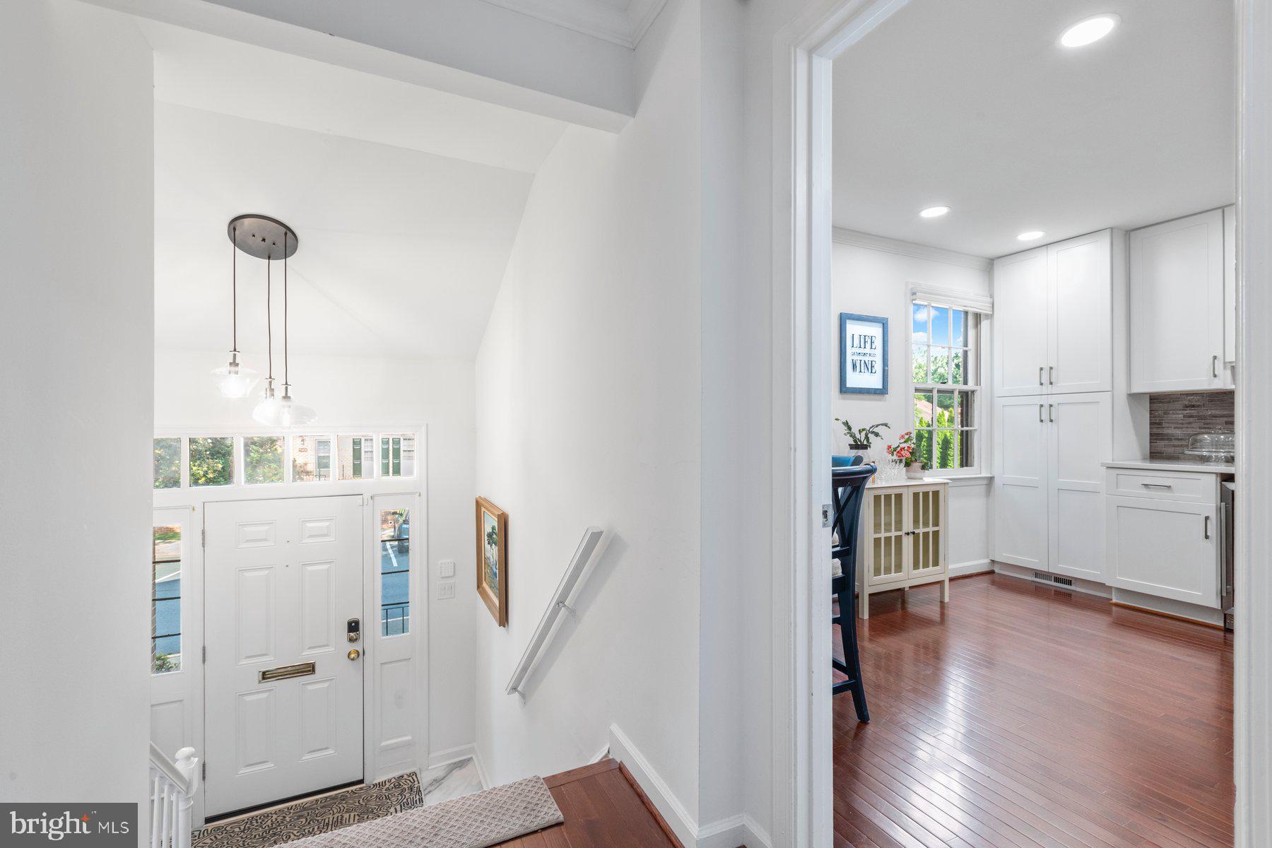 11404 Dorchester Ln