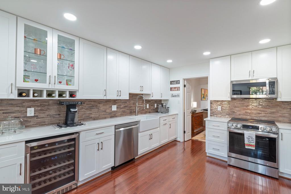 11404 Dorchester Ln