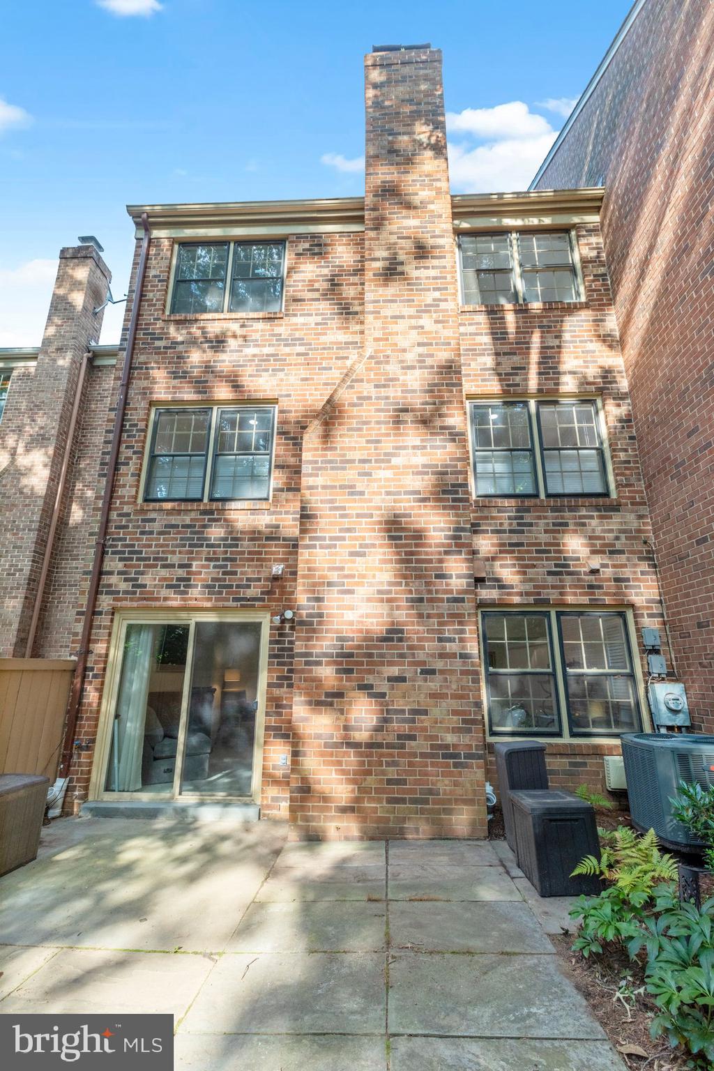 11404 Dorchester Ln