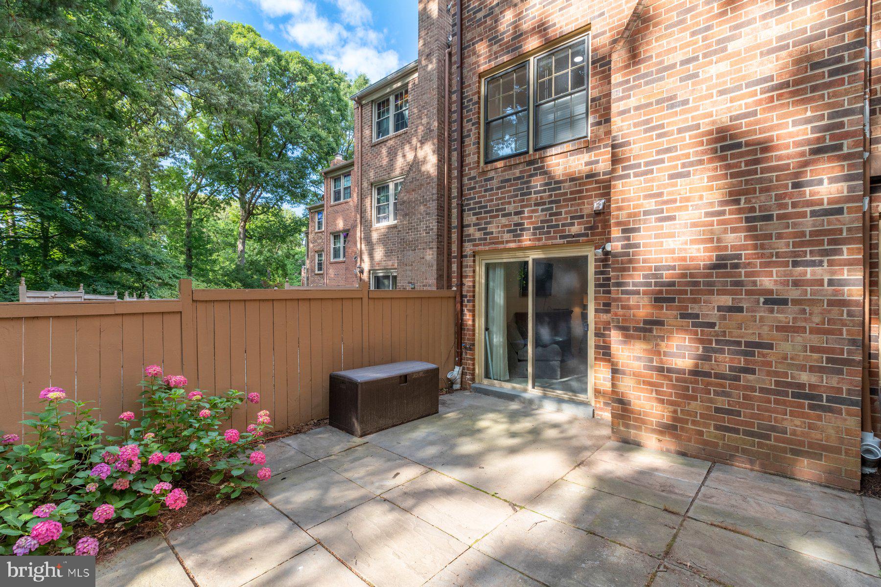 11404 Dorchester Ln