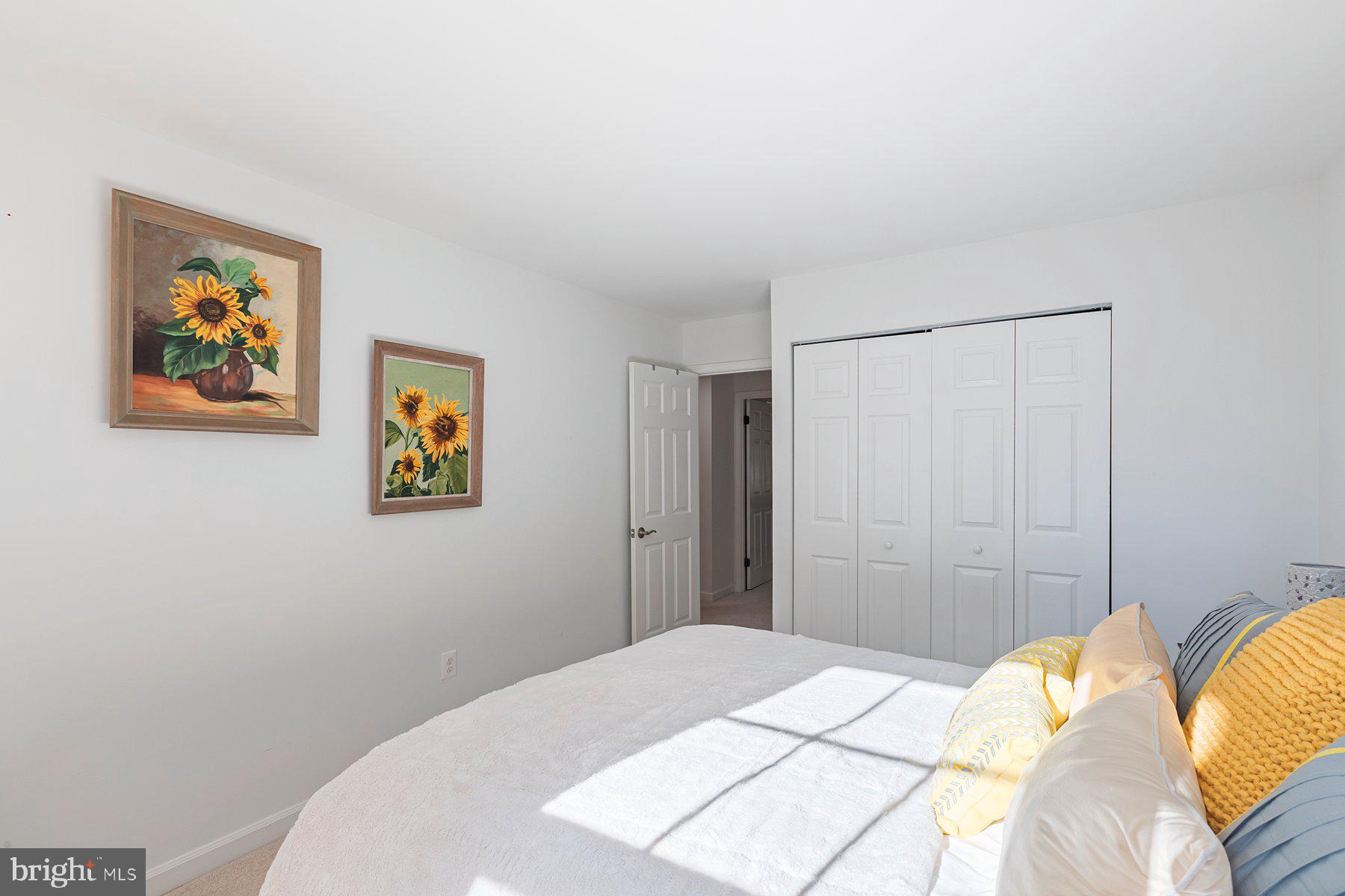 11404 Dorchester Ln