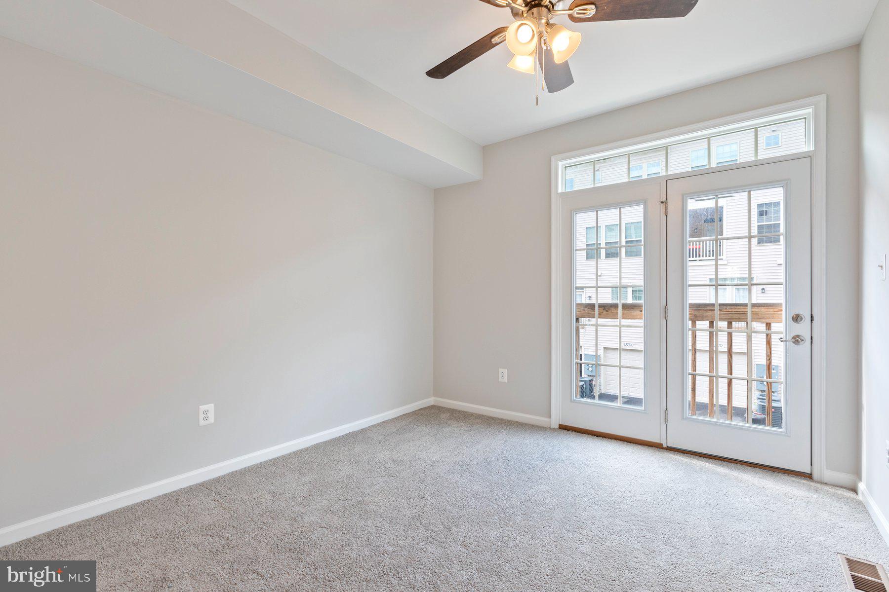 13742 Dovekie Ave #405l